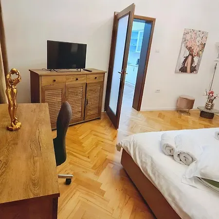 Spacious 5* Luxury In Historic Center Free Parking * Cluj-Napoca