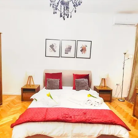 Apartment Spacious 5* Luxury In Historic Center Free Parking