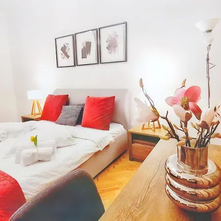 Spacious 5* Luxury In Historic Center Free Parking Apartament