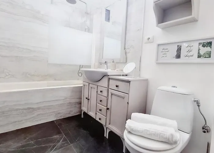 Spacious 5* Luxury In Historic Center Free Parking Appartement