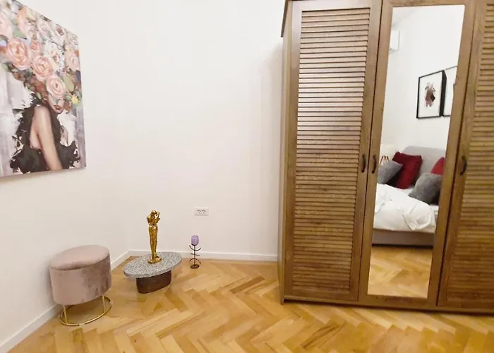 Spacious 5* Luxury In Historic Center Free Parking Apartment Cluj-Napoca