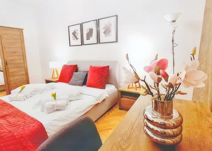 Spacious 5* Luxury In Historic Center Free Parking Apartment